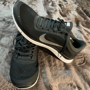 Men’s size 14- nike free